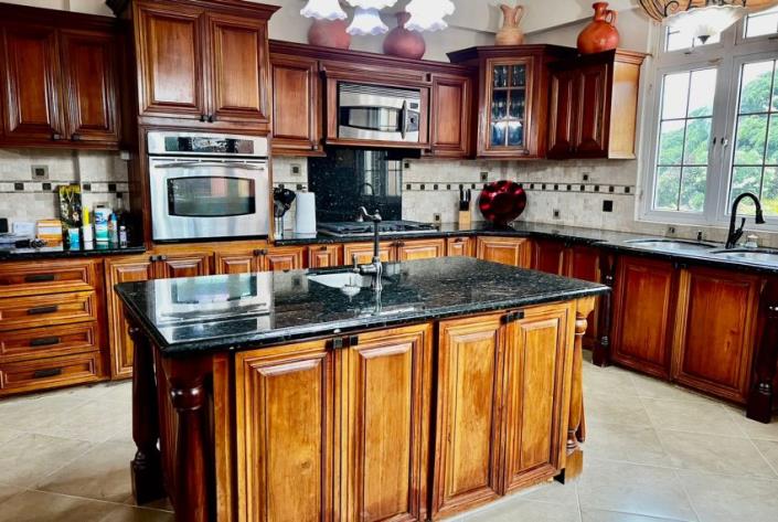 Image No.13-10 Bed House/Villa for sale