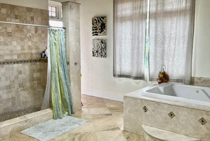 Image No.23-10 Bed House/Villa for sale