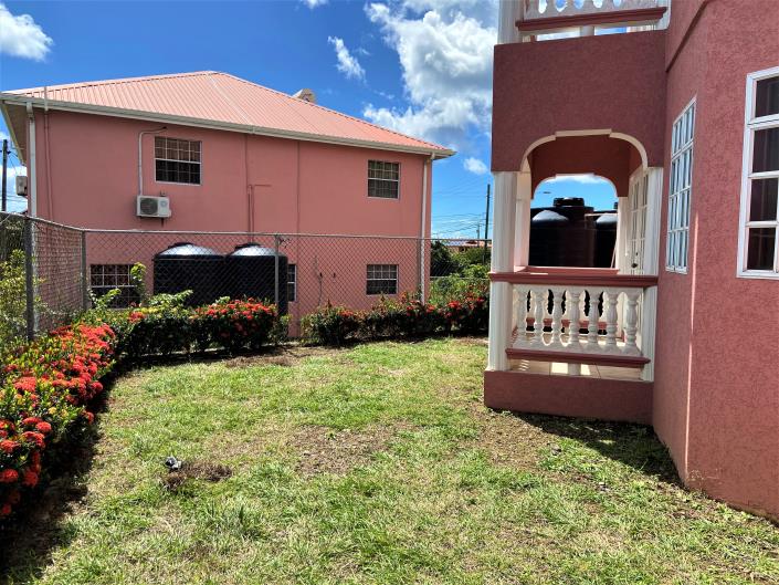 Image No.4-8 Bed House for sale