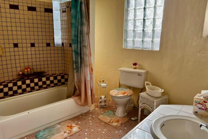 Image No.26-6 Bed House for sale