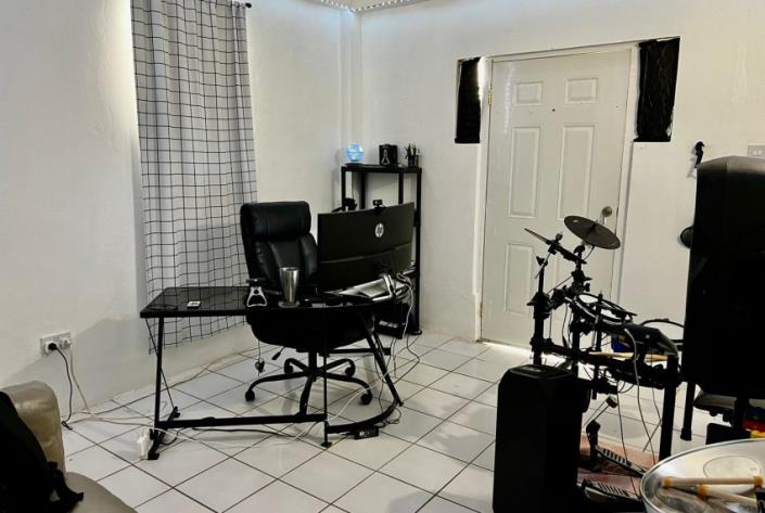 Image No.18-6 Bed House for sale