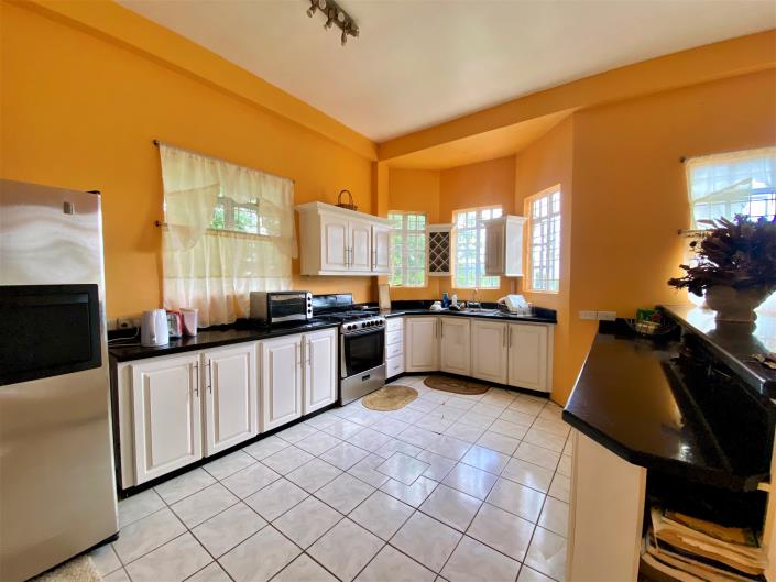 Image No.12-5 Bed House for sale