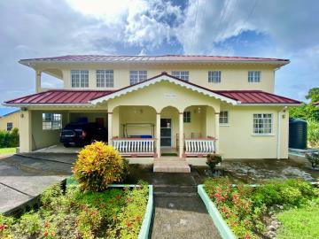 1 - Canaries, Maison