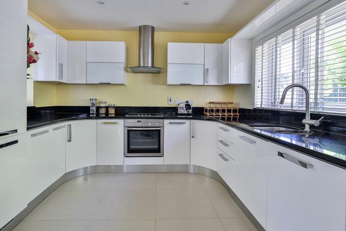 Image No.9-4 Bed Townhouse for sale