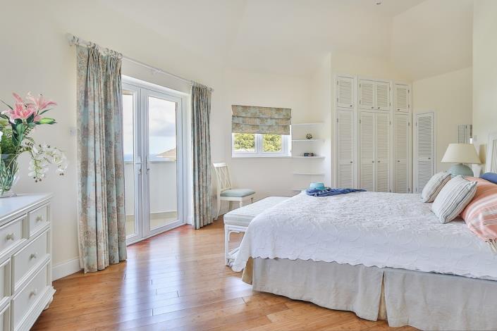 Image No.14-4 Bed Townhouse for sale