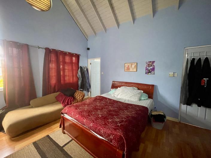 Image No.12-3 Bed House for sale