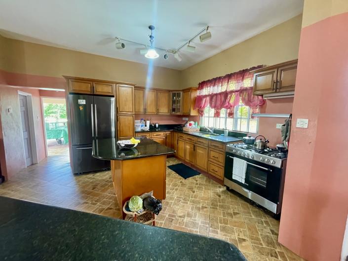 Image No.8-3 Bed House for sale