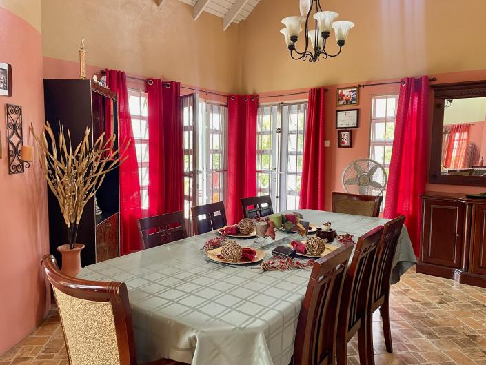 Image No.7-3 Bed House for sale