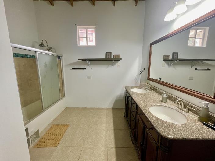 Image No.12-5 Bed Villa for sale