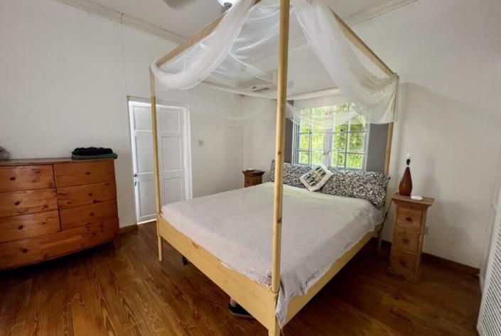 Image No.6-6 Bed Semi-Detached for sale