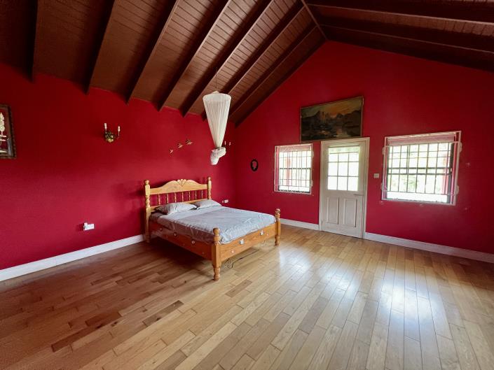 Image No.11-6 Bed Semi-Detached for sale