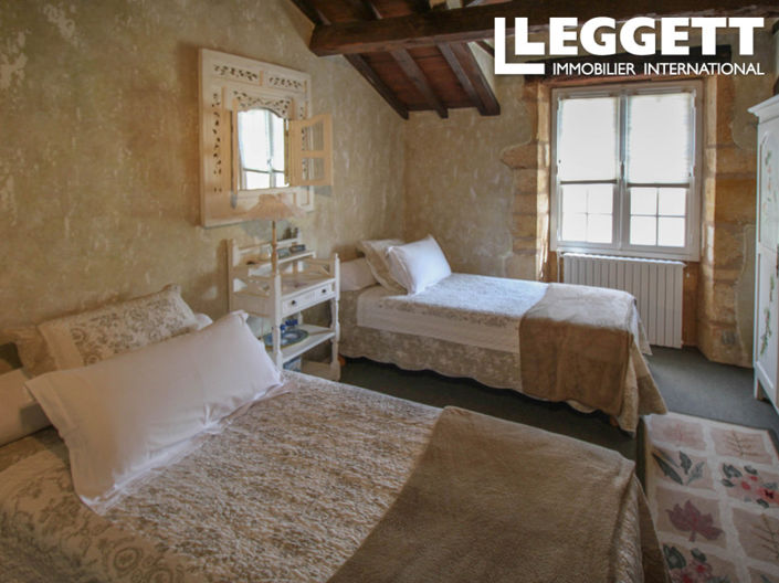 Image No.9-9 Bed House for sale