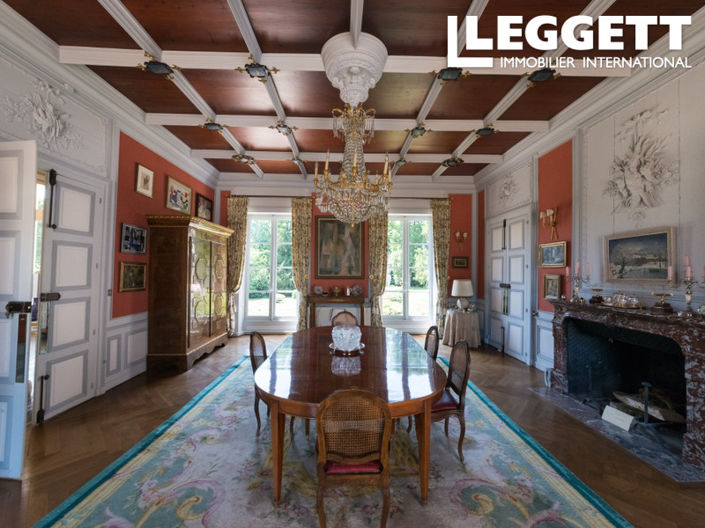 Image No.9-8 Bed Chateaux for sale