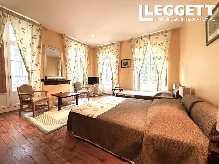 Image No.6-7 Bed House for sale