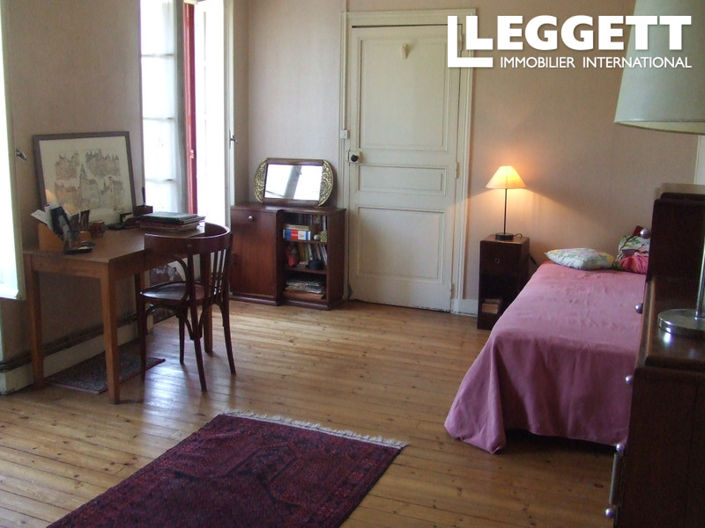 Image No.6-4 Bed House for sale