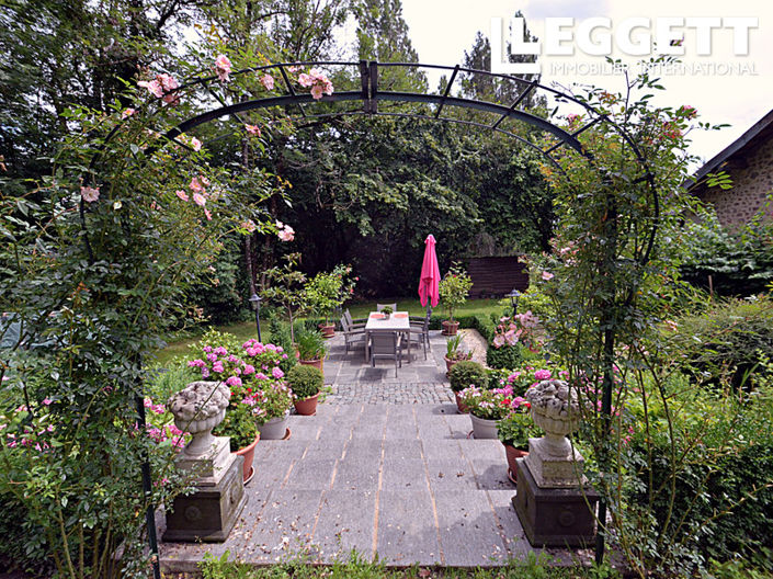 Image No.2-5 Bed Chateaux for sale