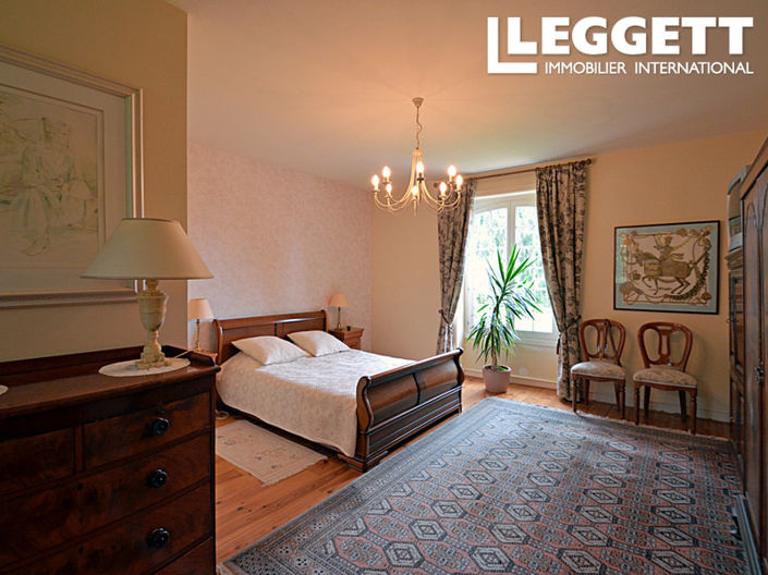 Image No.7-5 Bed Chateaux for sale