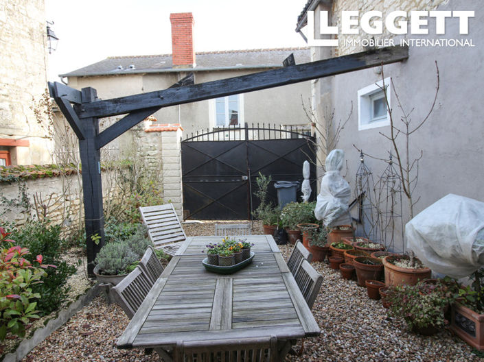 Image No.10-3 Bed House for sale