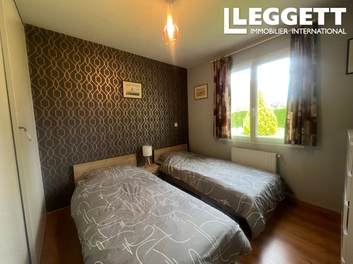 Image No.6-4 Bed House for sale