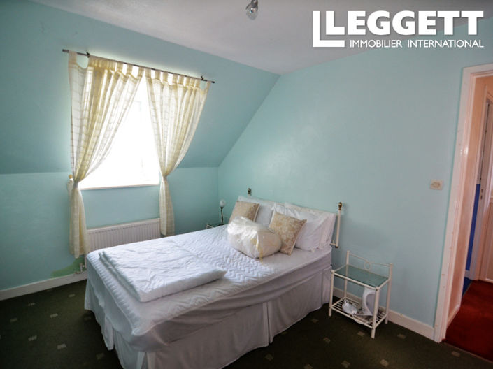 Image No.6-4 Bed House for sale