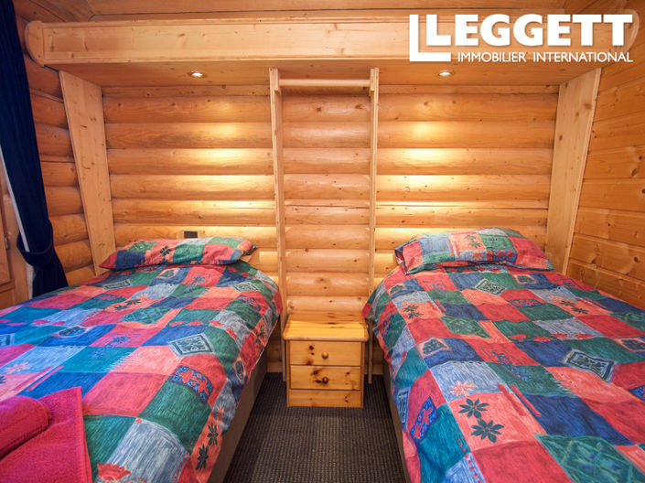 Image No.6-14 Bed House for sale