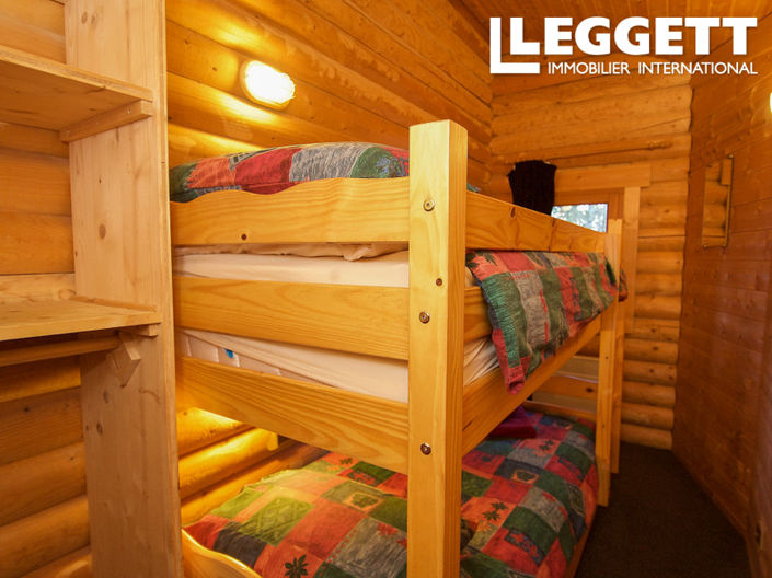 Image No.9-14 Bed House for sale