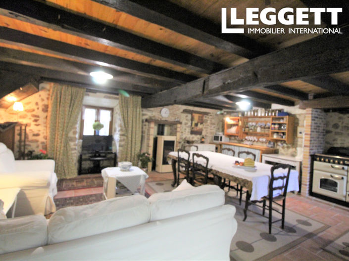 Image No.10-3 Bed House for sale