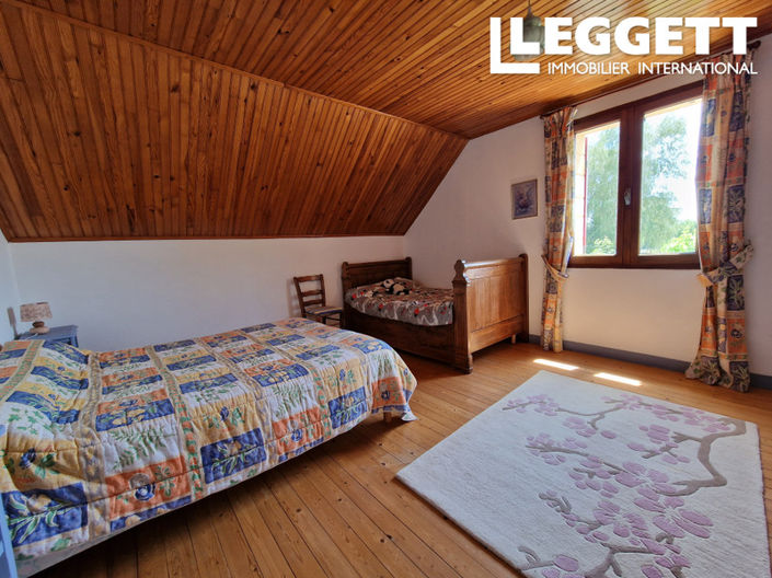 Image No.10-5 Bed House for sale