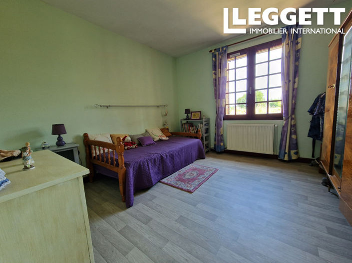 Image No.9-5 Bed House for sale