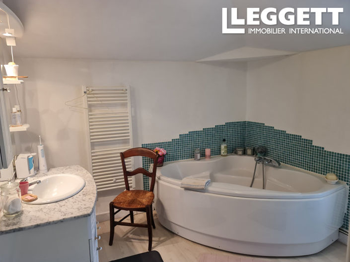 Image No.8-3 Bed House for sale