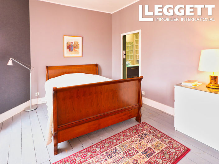 Image No.10-6 Bed House for sale