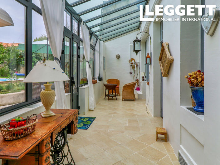 Image No.7-6 Bed House for sale