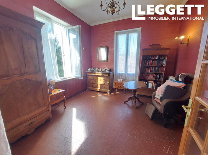 Image No.4-9 Bed House for sale