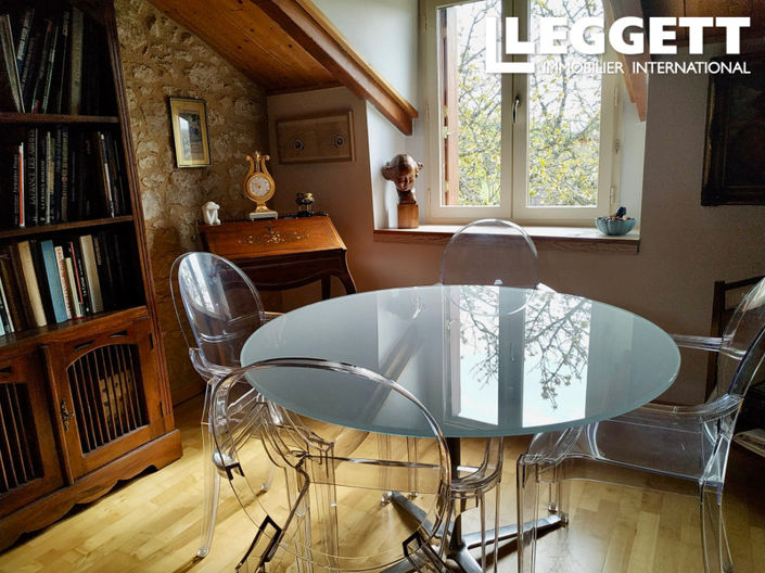 Image No.9-5 Bed House for sale