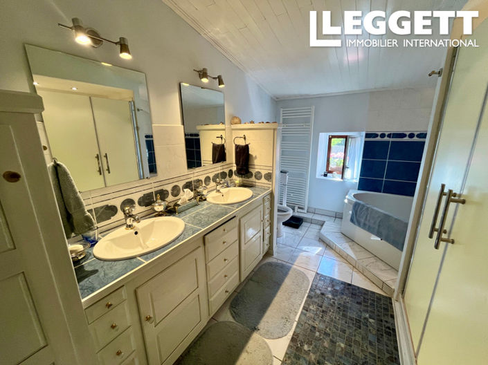 Image No.8-4 Bed House for sale