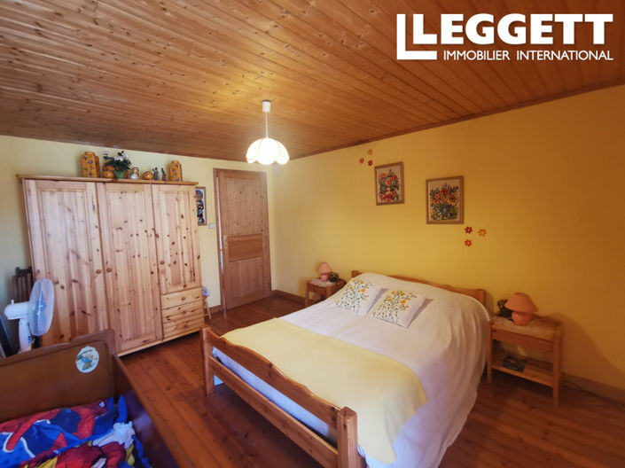 Image No.10-4 Bed House for sale