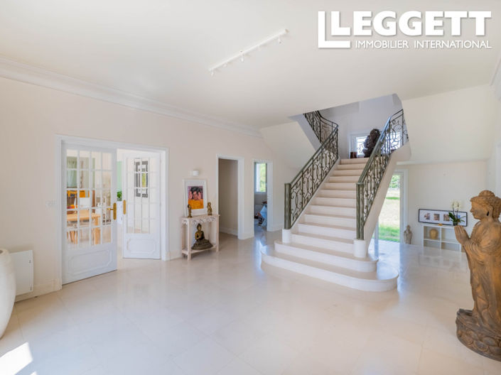 Image No.4-12 Bed House for sale