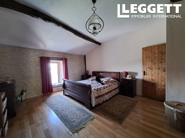 Image No.8-4 Bed House for sale