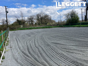 ahr0chm6ly9jzg4uagvzdglhlmltbw8vaw1hz2uvvevom