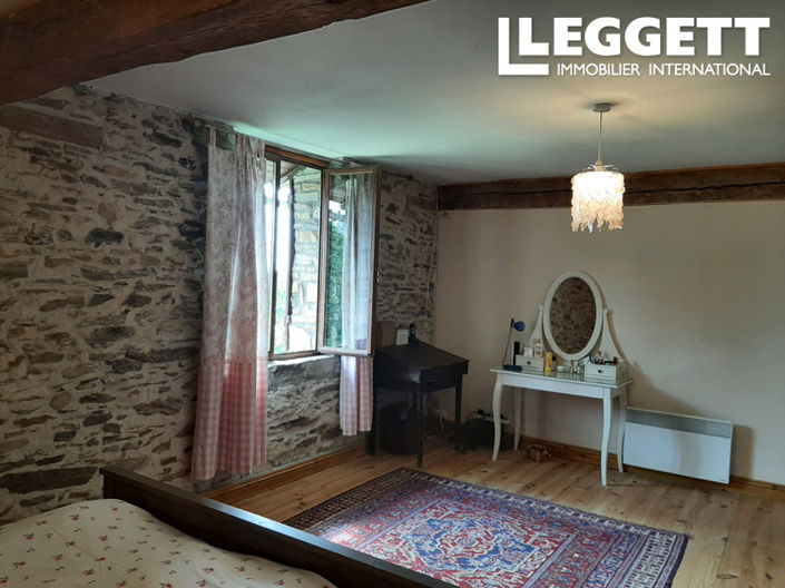 Image No.10-10 Bed House for sale