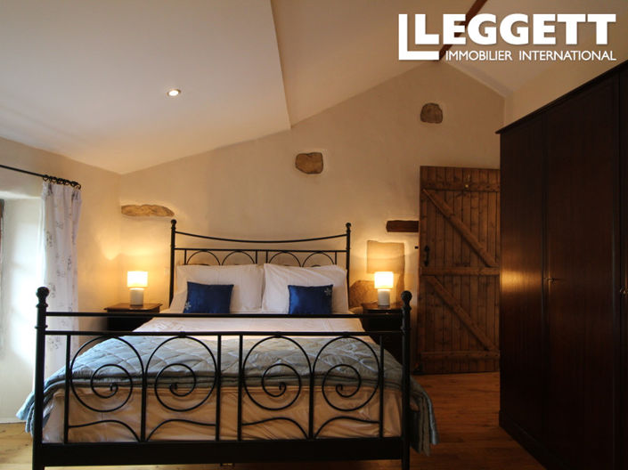 Image No.7-3 Bed House for sale