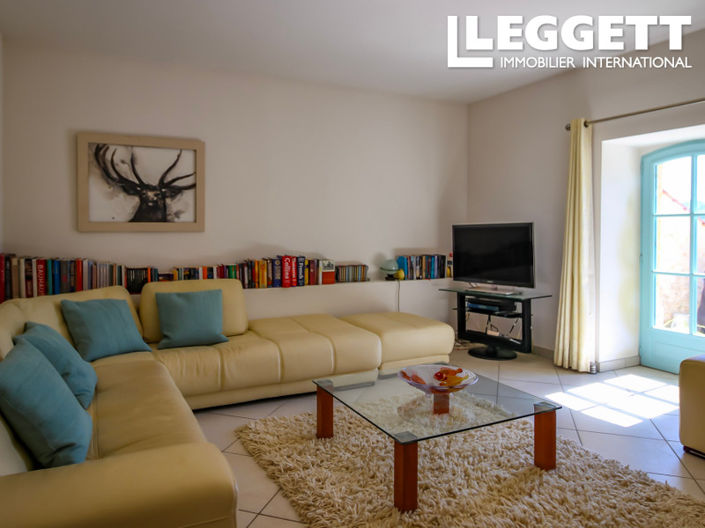 Image No.4-2 Bed House for sale