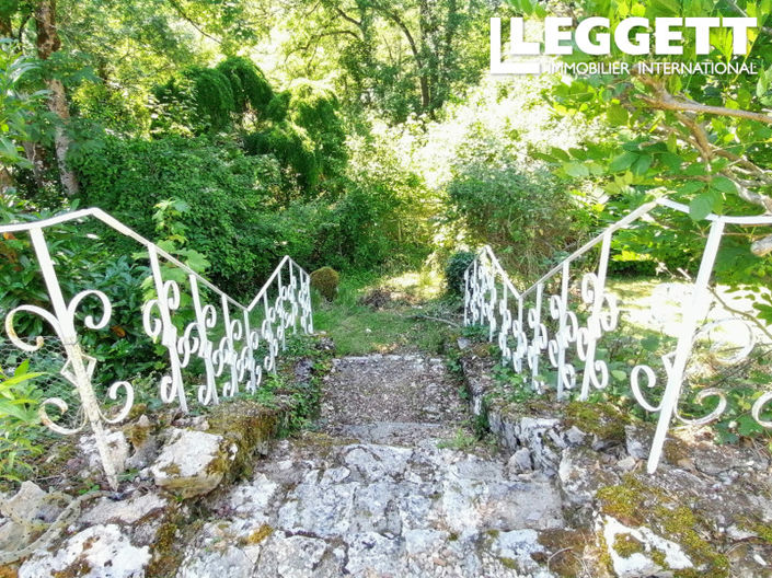 Image No.10-6 Bed House for sale