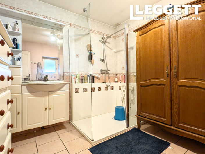 Image No.6-5 Bed House for sale