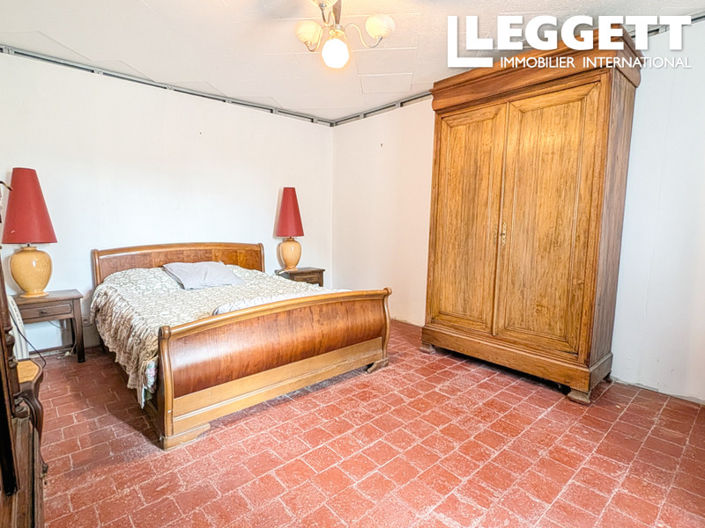 Image No.7-5 Bed House for sale