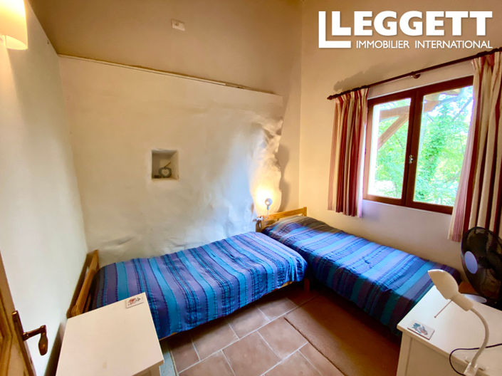 Image No.8-3 Bed House for sale