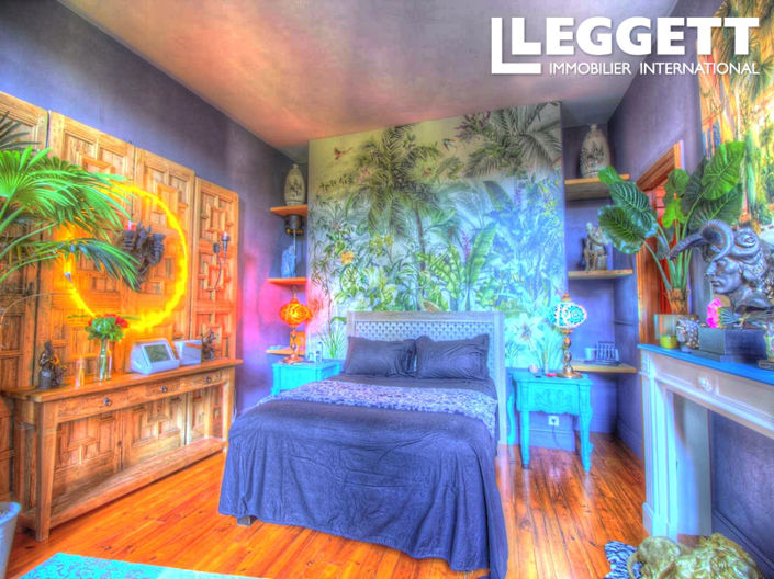 Image No.9-6 Bed House for sale