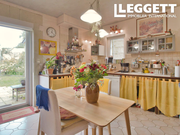 Image No.10-3 Bed House for sale