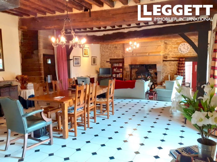 Image No.6-8 Bed House for sale