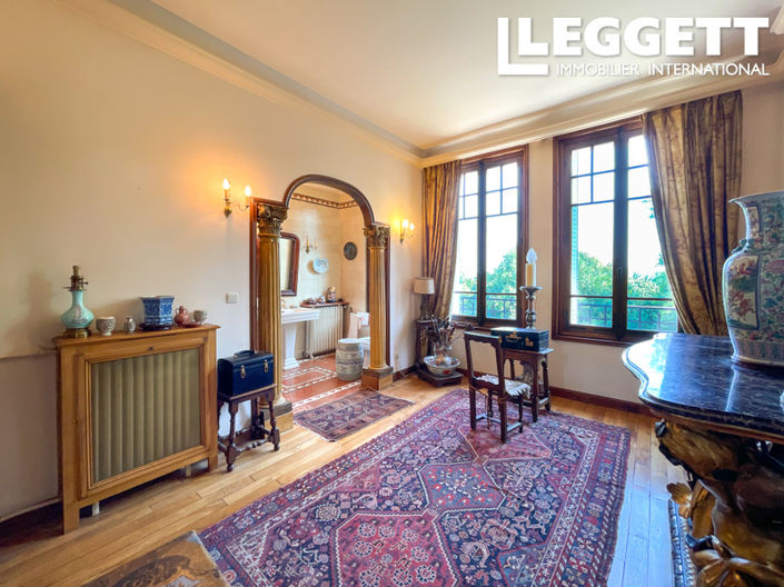 Image No.7-6 Bed House for sale